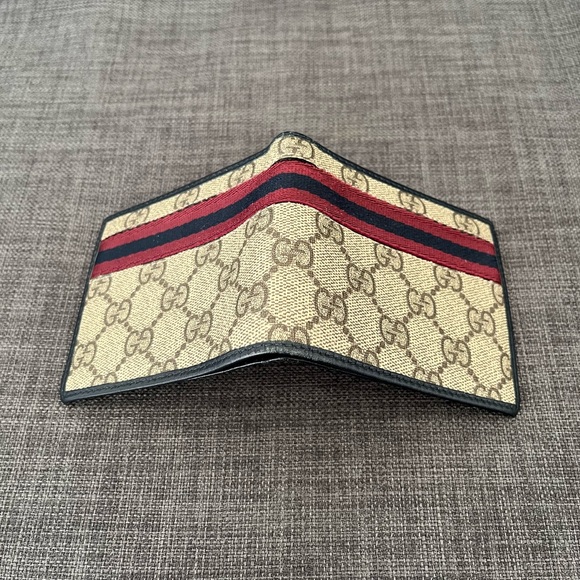 Gucci - Bifold GG Supreme Bifold Wallet - Picture 13 of 13